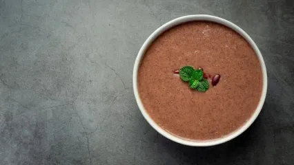 طرز تهیه فرنی کاکائویی خانگی؛ دسری مقوی و مناسب ماه رمضان