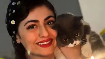 چهرۀ «انیس» سریال سوجان با چادرنماز در مسجد نصیرالملک شیراز