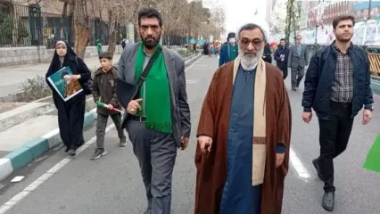 حضور دبیر شورای عالی انقلاب فرهنگی در راهپیمایی ۲۲ بهمن