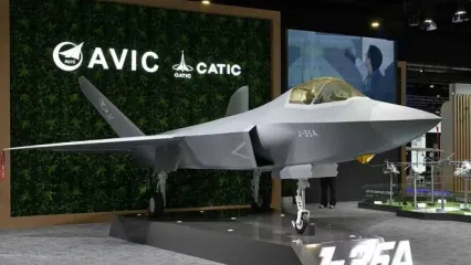 رقیب F۳۵ به پرواز درآمد