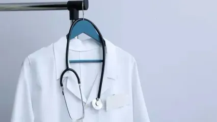 از بیکاری پزشکان تا گسترش ظرفیت؛ دور باطل پرهزینه