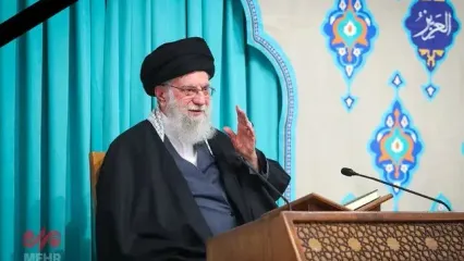آماده‌سازی جایگاه پیکر رهبر شهید انقلاب در مصلی تهران +عکس
