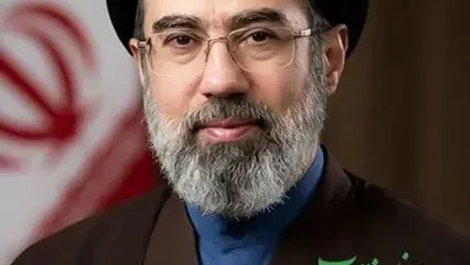 حضرت آیت الله سید مجتبی خامنه ای رهبر معظم انقلاب شدند