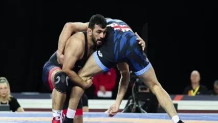 کشتی آزاد در بلاتکلیفی ماند