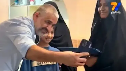 پژمان جمشیدی، بهنام ابوالقاسم پور، محسن مسلمان در محل شهدای میناب + فیلم