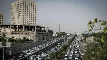 ترافیک سنگین در ورودی‌های تهران/ بارش و مه‌گرفتگی در جاده‌های شمالی