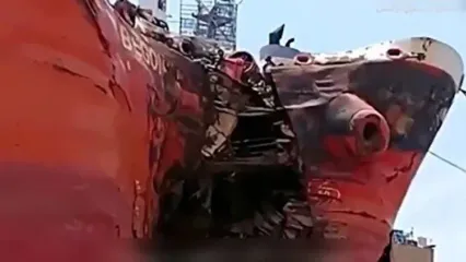 تصاویر شدت نابودی یک کشتی نزدیک امارات