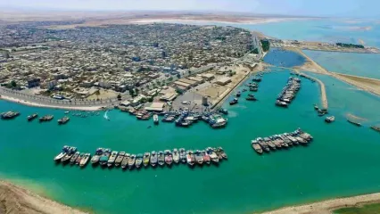 عضو اتاق ایران: مراوده تجاری با امارات مانند سابق نخواهد شد، باید دنبال هاب دیگری باشیم |  «بندر حمد» قطر و کیش و قشم جایگزین‌های خوبی هستند اما...