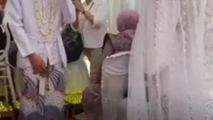 داماد در نخستین لحظات دیدار عروس از حال رفت!