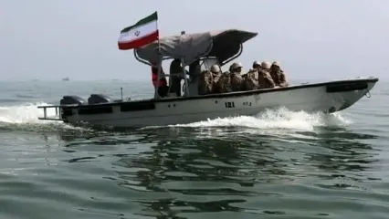 سخنگوی سنتکام: سپاه پاسداران هم اکنون به کشتی‌های تجاری که از تنگه هرمز عبور می‌کردند، آتش گشود