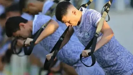 یاسر آسانی با پیراهن شماره ۷ در تمرین استقلال حاضر شد