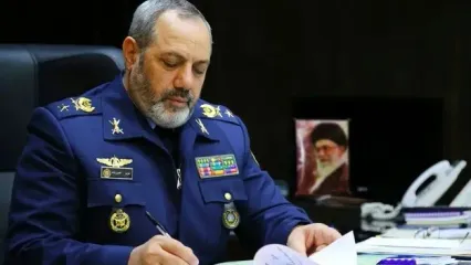فاتحه‌خوانی پزشکیان برای وزیر دفاع دولت + عکس