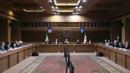 رئیس‌جمهور: صرفه‌جویی مصرف بنزین باید از دولتی‌ها شروع شود