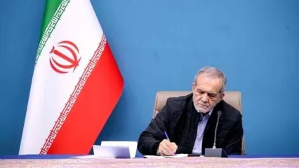 پزشکیان: مشروطه نقطه عطف بیداری و آزادی‌خواهی ملت ایران بود