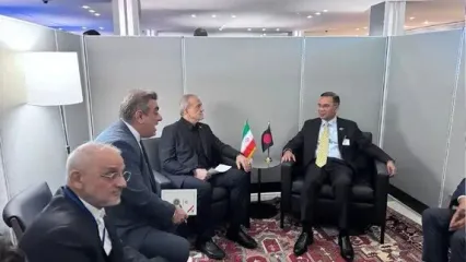 دیدار پزشکیان و نخست‌وزیر بنگلادش