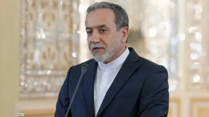 واکنش عراقچی به ادعای وجود منابع متفاوت قدرت در ایران