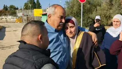 ماجرای آزادی خبرنگار فلسطینی پس از ۴۵۰ روز اسارت در زندان‌های اسرائیل