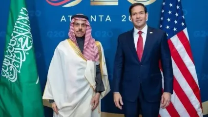 پیگیری امنیت در خلیج فارس؛ رایزنی وزیر خارجه عربستان با آمریکا و روسیه و قرارداد اکسپو ۲۰۳۰
