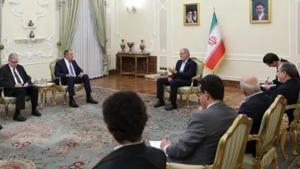 پزشکیان در دیدار وزیر خارجه روسیه: ایران هیچ اختلاف بنیادینی با کشورهای منطقه ندارد