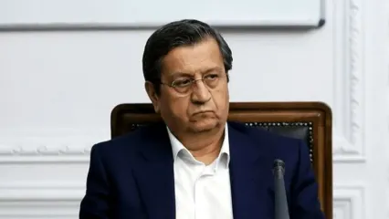 همتی: ۳۵۰ میلیون حساب بانکی باید حذف شود
