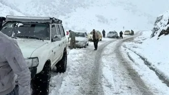 امروز 8 بهمن، بارش شدید برف جاده کرج-چالوس را بست