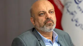 رفتار و حرکات عجیب رئیس کمیسیون آموزش مجلس هنگام درد دل معلمان خوزستانی/ ویدئو
