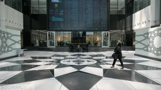 خروج 2500 میلیارد تومان پول از بورس/ وضعیت بازار سرمایه بحرانی تر شد