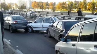 تصادف زنجیره ای 5 خودرو در اتوبان همت / خطر مرگ از بیخ گوش راننده ها گذشت