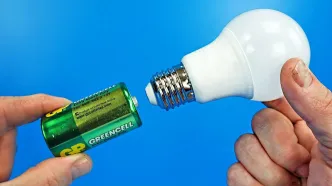 (ویدئو) چگونه با یک باتری قلمی لامپ ال ای دی(LED) را تعمیر کنیم؟