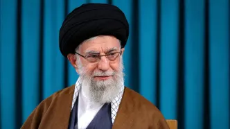 فیلم نماز خواندن حضرت آیت الله خامنه ای بر پیکر شهید سردار سید رضی موسوی / ببینید