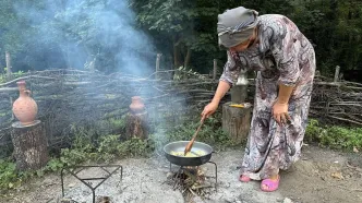 (ویدئو) پخت متفاوت و تماشایی چلو گوشت توسط کدبانوی روستایی سوادکوهی