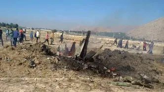 اولین فیلم و عکس از سقوط هواپیما در کازرون / خلبان زنده است + جزییات