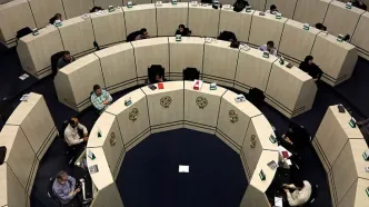 بورس در لیست اولویت‌های بودجه‌ای دولت پزشکیان؟ | الیاس کردی: رشد فروش شرکت‌های بورسی ریالی بوده نه دلاری