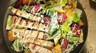 طرز تهیه سالاد سزار رستورانی و خوشمزه