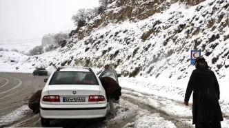 تمام راه‌ های روستاهای استان یزد بعلت بارش برف مسدود است