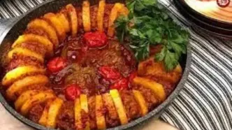 طرز تهیه خوراک سیب زمینی با گوجه| غذای ساده و خوشمزه!