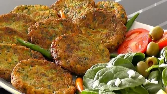 طرز تهیه کوکو کدو و گوجه یک غذای ساده و ارزان