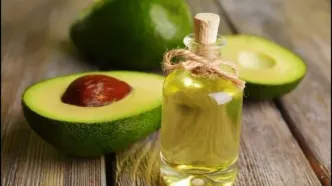 ۹ روغن معجزه‌گر برای زیبایی سریع؛ از آووکادو تا روغن درخت چای