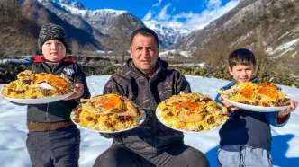 فیلم/  نمایی از پخت پلو مرغ سنتی به سبک آشپز مشهور آذربایجانی در کوهستان