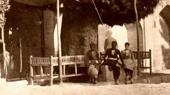 سفر به عصر قاجار؛ چاپارخانۀ رشت، حمّام تهران، قهوه‌خانۀ اصفهان