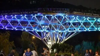 چرا "پل طبیعت" امشب به رنگ آبی درمی‌آید؟