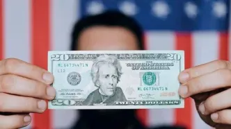 نرخ‌گذاری دلار در کانال‌های تلگرامی در روز تعطیل!