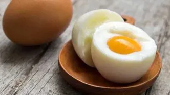آیا تخم مرغ با پوست رنگی مضر است؟