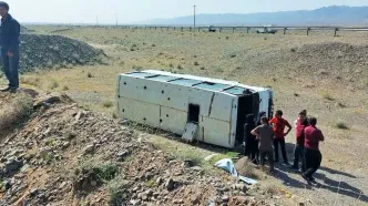 متصدی راه 50 درصد مقصر واژگونی مینی‌بوس کارگران در جاده کاشمر خراسان رضوی شد