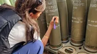 سیاستمدار زن معروف روی بمب‌های اسرائیلی را امضا کرد + ببینید