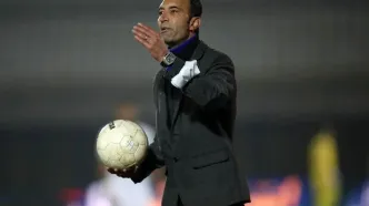 رضا عنایتی از پراید پیاده شد