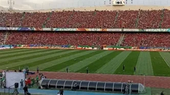 پُر شدن ورزشگاه آزادی شعارهای تند هواداران پرسپولیس و سپاهان