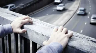 ماجرای خودکشی دختر شیرازی از روی پل
