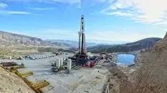 تولید نفت از ۳ حلقه چاه میدان نفتی گلخاری؛ تا پایان آذر ماه
