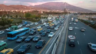 مسدودیت ادامه دار جاده چالوس / ترافیک سنگین در جاده های شمالی در جریان است